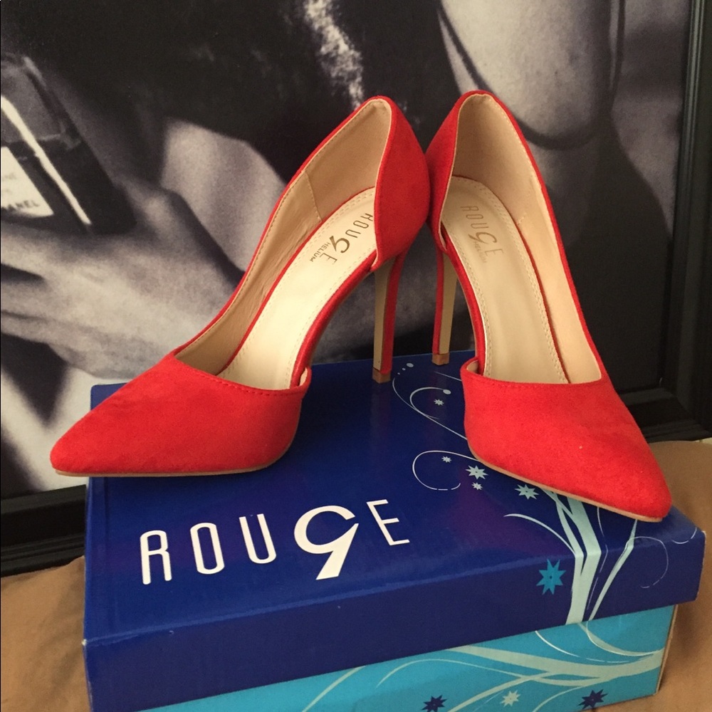 ❣️ red suede pumps❣️